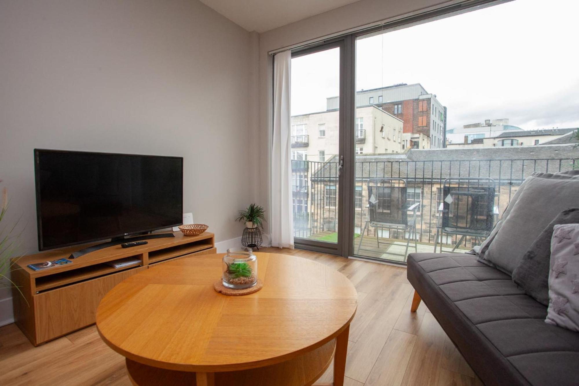 1 Bedroom Flat In The Heart Of Merchant City Glasgow Exteriör bild