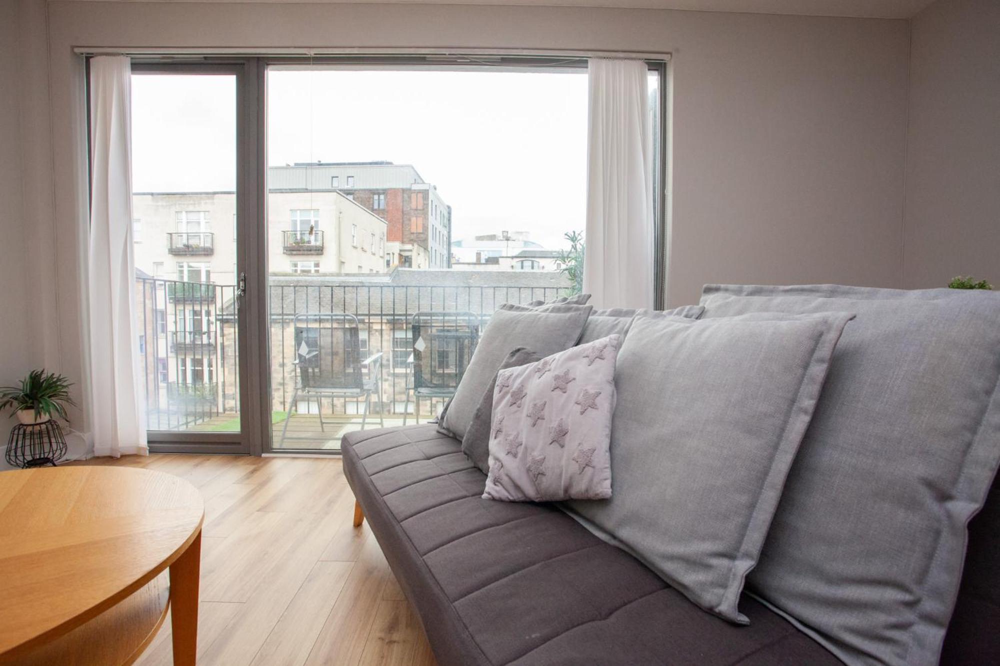 1 Bedroom Flat In The Heart Of Merchant City Glasgow Exteriör bild